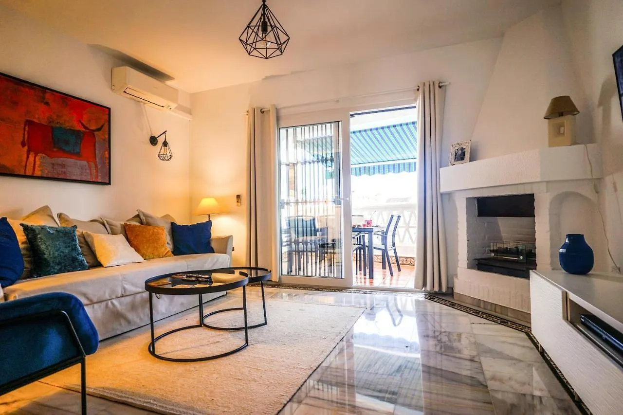 Vakantiehuis Renovated Townhouse - Sea View - Walk To Beach Spanje